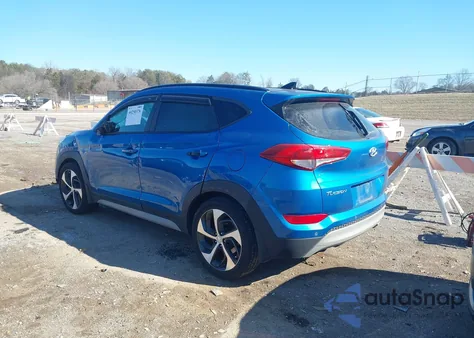 2018 Hyundai Tucson Value z USA, uszkodzony, nr VIN KM8J33A28JU817588